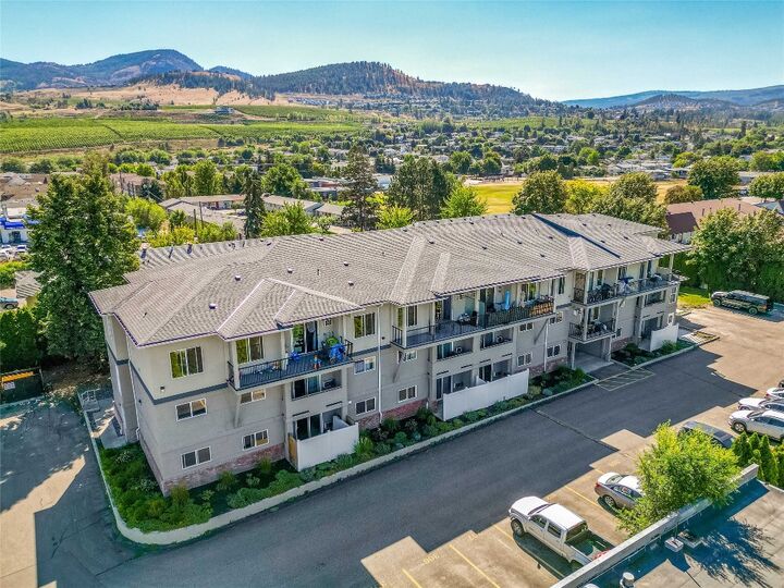 205 Highway 33 E — photo 1