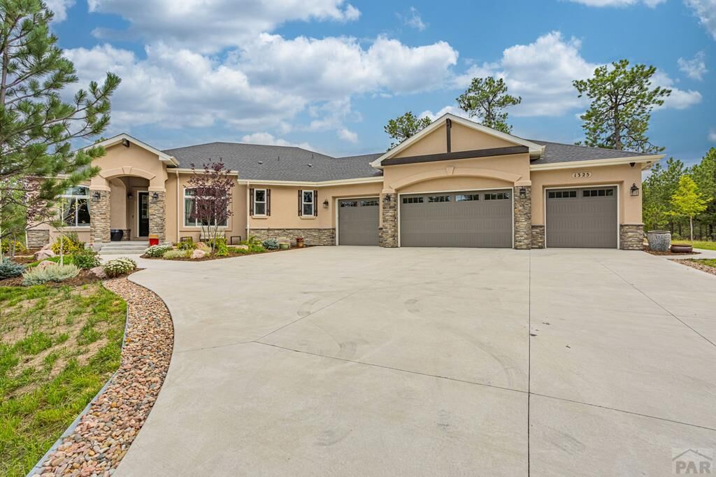 Property Photo:  1325 Boldmere Ct  CO 80132 