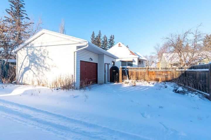 Property Photo: 5317 49 Street AB T9V 0K8