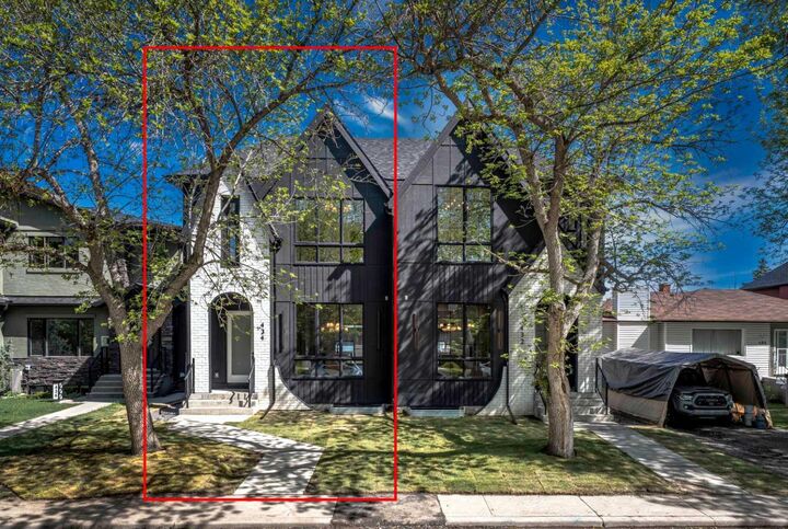 Property Photo:  434 23 Avenue NW  AB T2M 1S4 