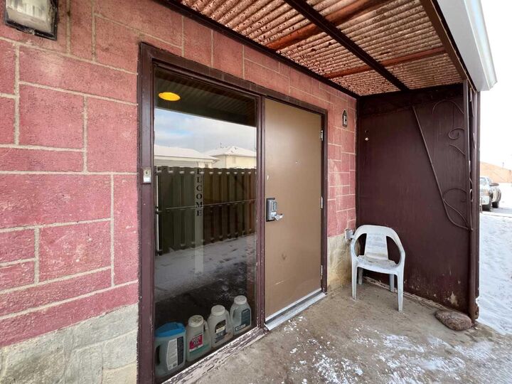 Property Photo: 302 1 Street SE All AB T0H 1M0