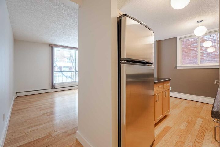 Property Photo:  934 2 Avenue NW 105  AB T2N 0E6 