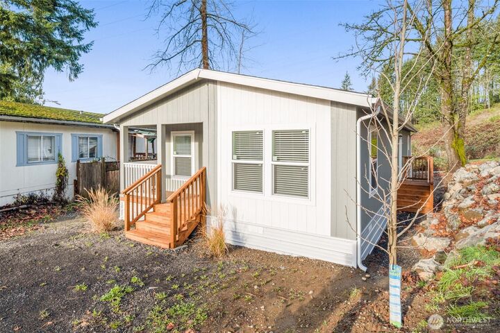 Property Photo: 28454 168th Avenue SE 39 WA 98042