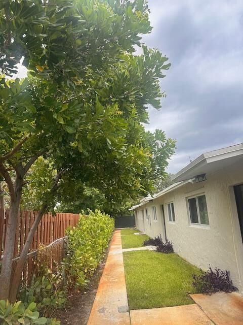 Property Photo:  1216 16th Avenue N 10  FL 33460 