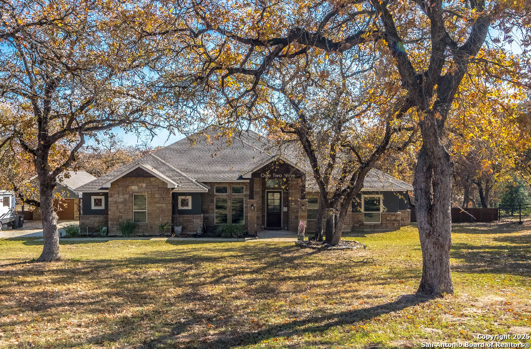 Property Photo: 129 Crescent Ridge TX 78101