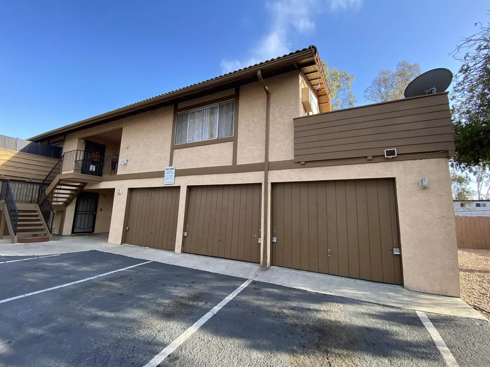 Property Photo: 909 Martin Dr A CA 92026
