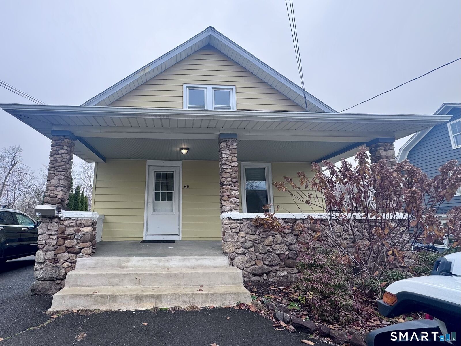 Property Photo: 85 Ivy Street B CT 06405