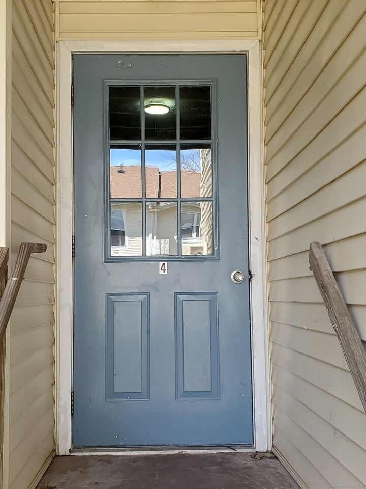 Property Photo: 949 Pleasant Valley Condo Road 5-9 CT 06074