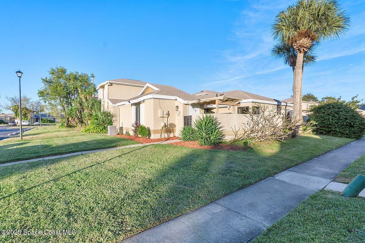 Property Photo: 1441 Sheafe Avenue NE FL 32905