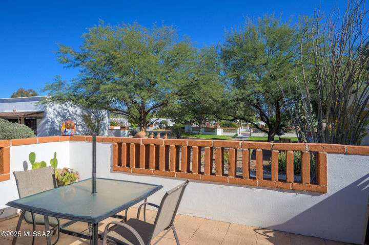 Property Photo:  430 S Paseo Pena B  AZ 85614 