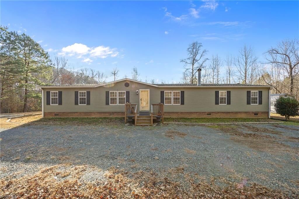 Property Photo: 950 Waggoner Neal Road NC 27051