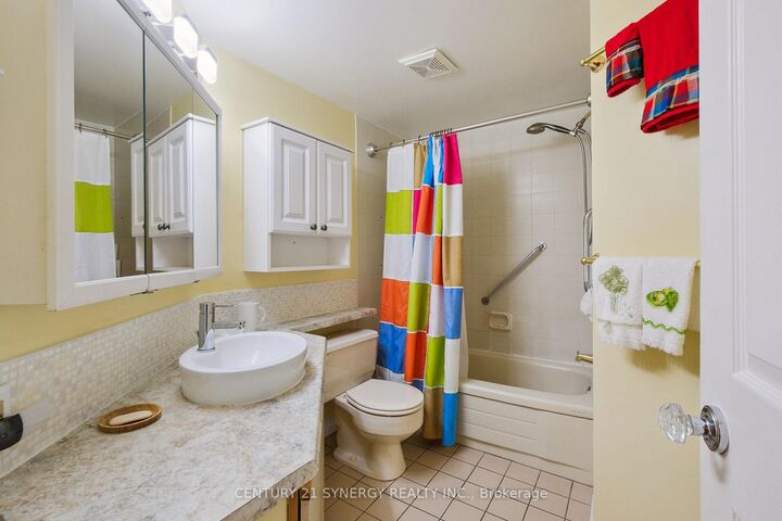 Property Photo: 295 Gilmour Street 104 ON K2P 0P7