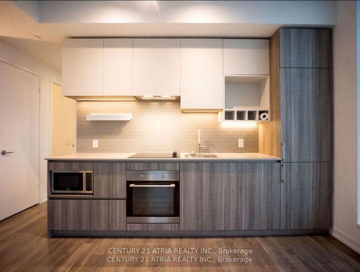 Property Photo:  5 Buttermill Avenue 2903  ON L4K 0J5 