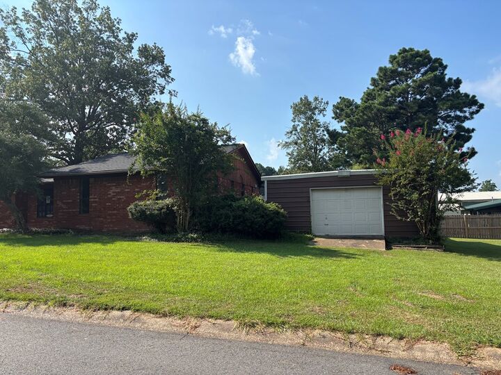 Property Photo:  1201 Summit Dr.  AR 71753 