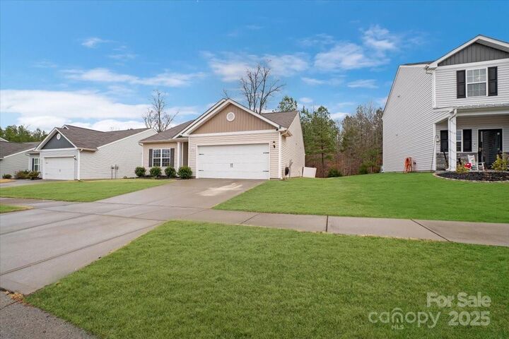 Property Photo:  7332 Amberly Hills Road  NC 28215 