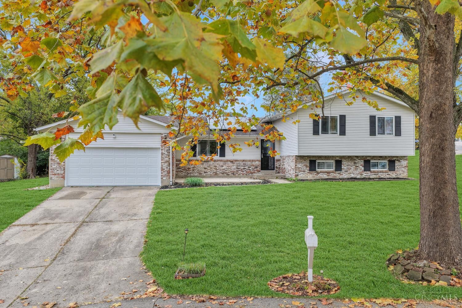 Property Photo:  2 Edam Court  OH 45044 