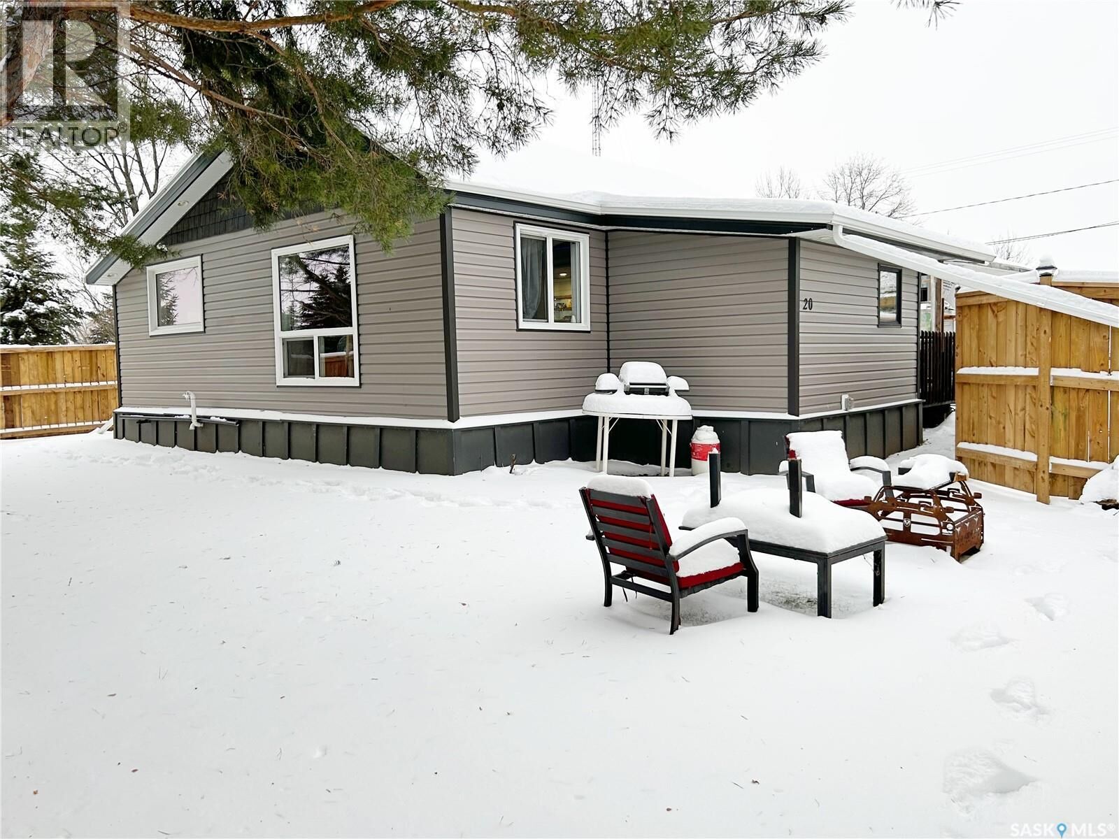 Property Photo:  20 Second Avenue  SK S0E 0C0 