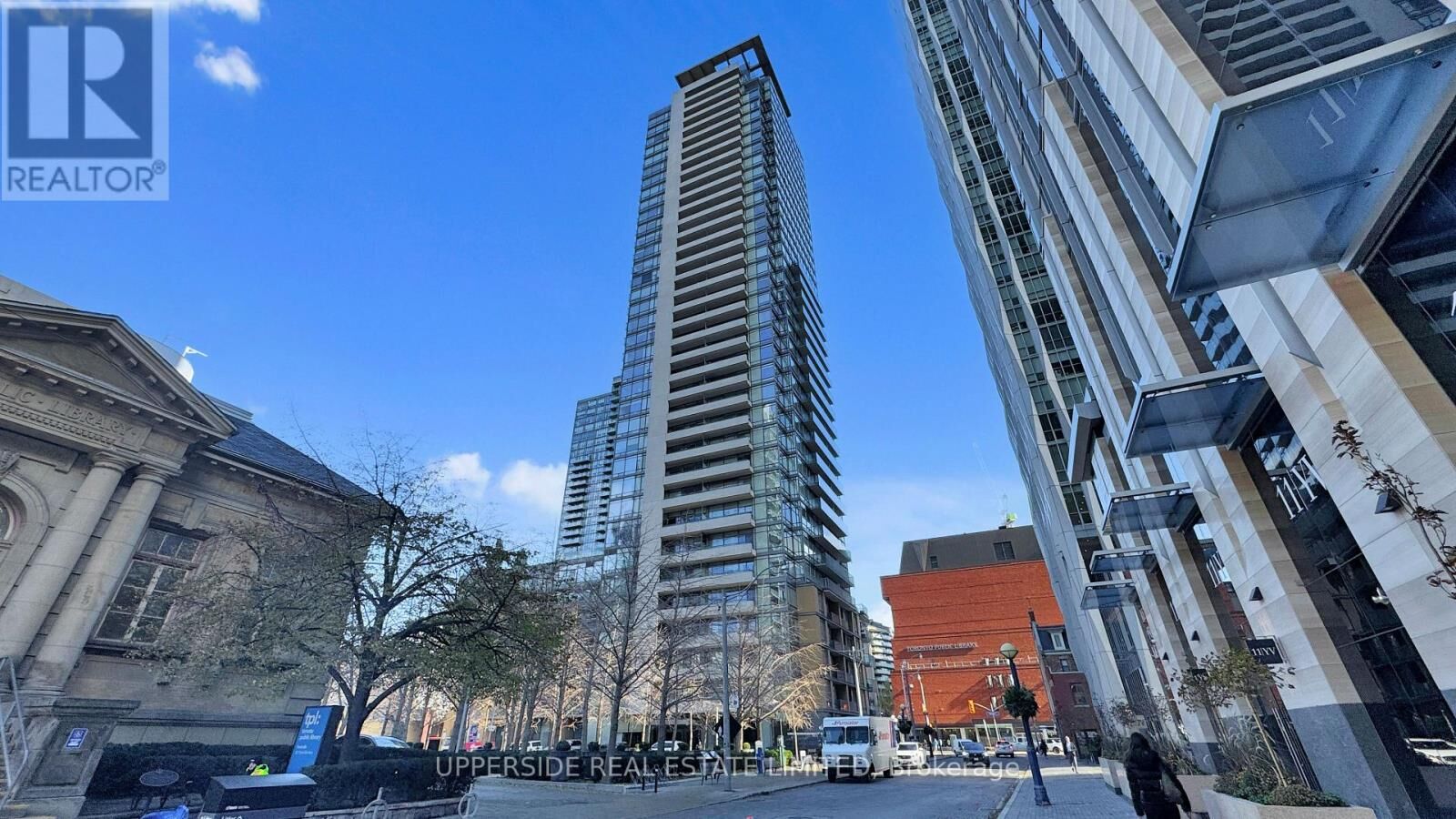 Property Photo:  18 Yorkville Avenue 502  ON M4W 3Y8 