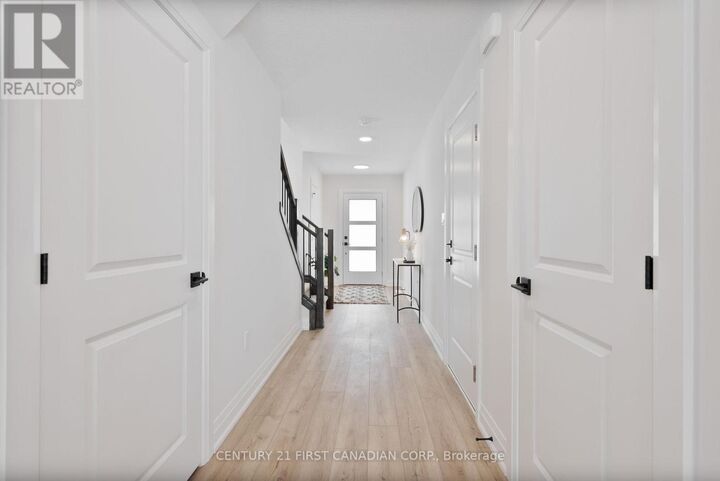 Property Photo:  64 Postma Crescent  ON N0M 1A0 