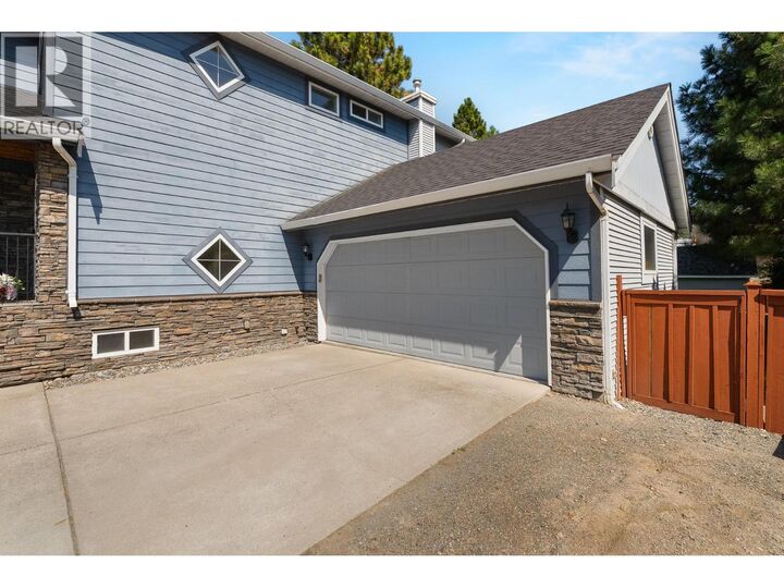 Photo de la propriété:  4116 Walters Street  BC V1K 1L7 