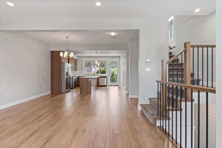 Photo de la propriété:  6029 Promontory Road 1  BC V2R 6B1 