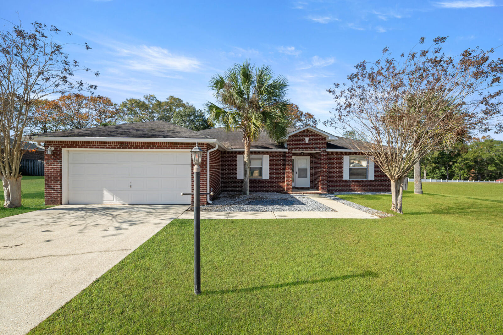Property Photo:  2406 Cumberland Way  FL 32536 