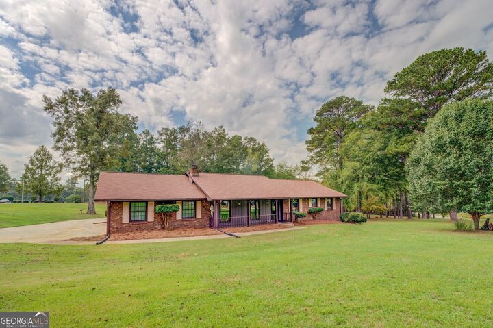 Property Photo: 5225 Bailey Road SW GA 30094
