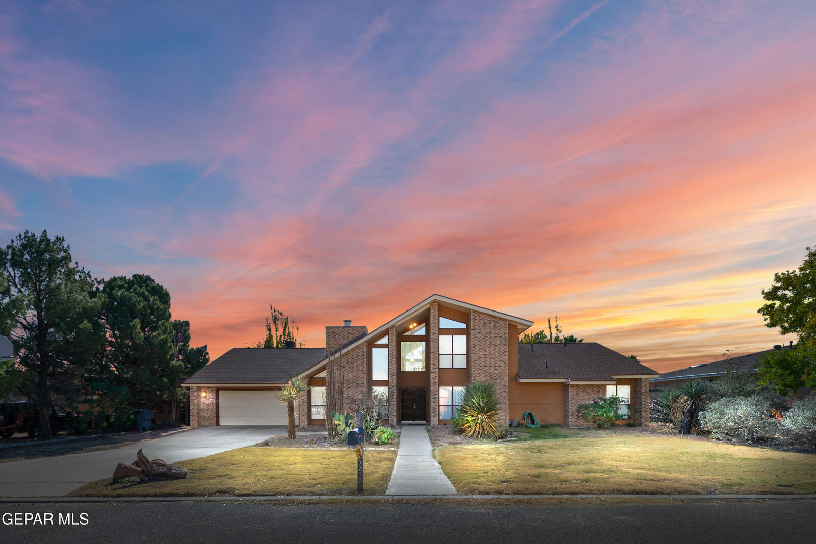 Property Photo:  324 Rio Estancia Drive  TX 79932 