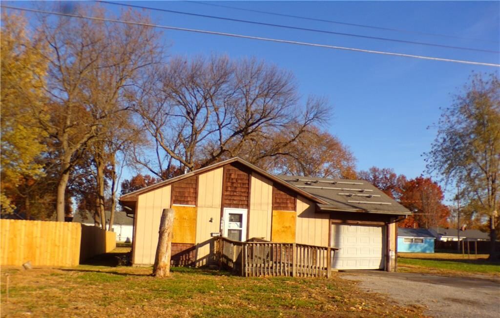 Property Photo:  1068 S Ellsworth Avenue  MO 65340 