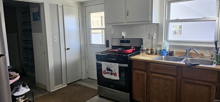 Property Photo: 219 E Taylor Street IN 47601