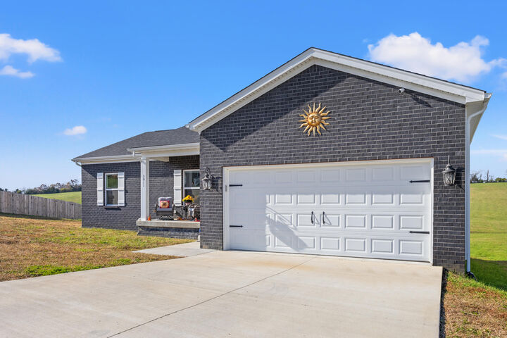 Property Photo:  3011 Thorntree Lane  KY 40342 