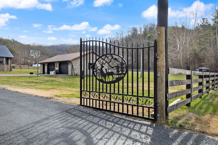 Property Photo: 23 California KY 40819