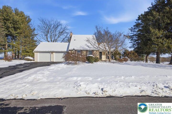 Property Photo:  9 Kensington Circle  PA 18067 