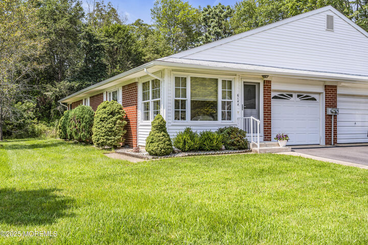 Property Photo:  614 Willow Lane  NJ 08759 
