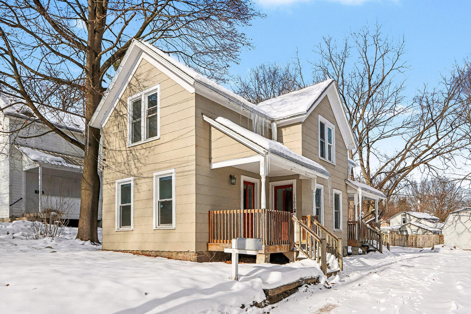 Property Photo:  1302 Ogden Avenue  MI 49006 