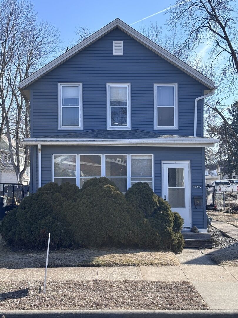Property Photo:  2225 Pershing Boulevard  IA 52732 