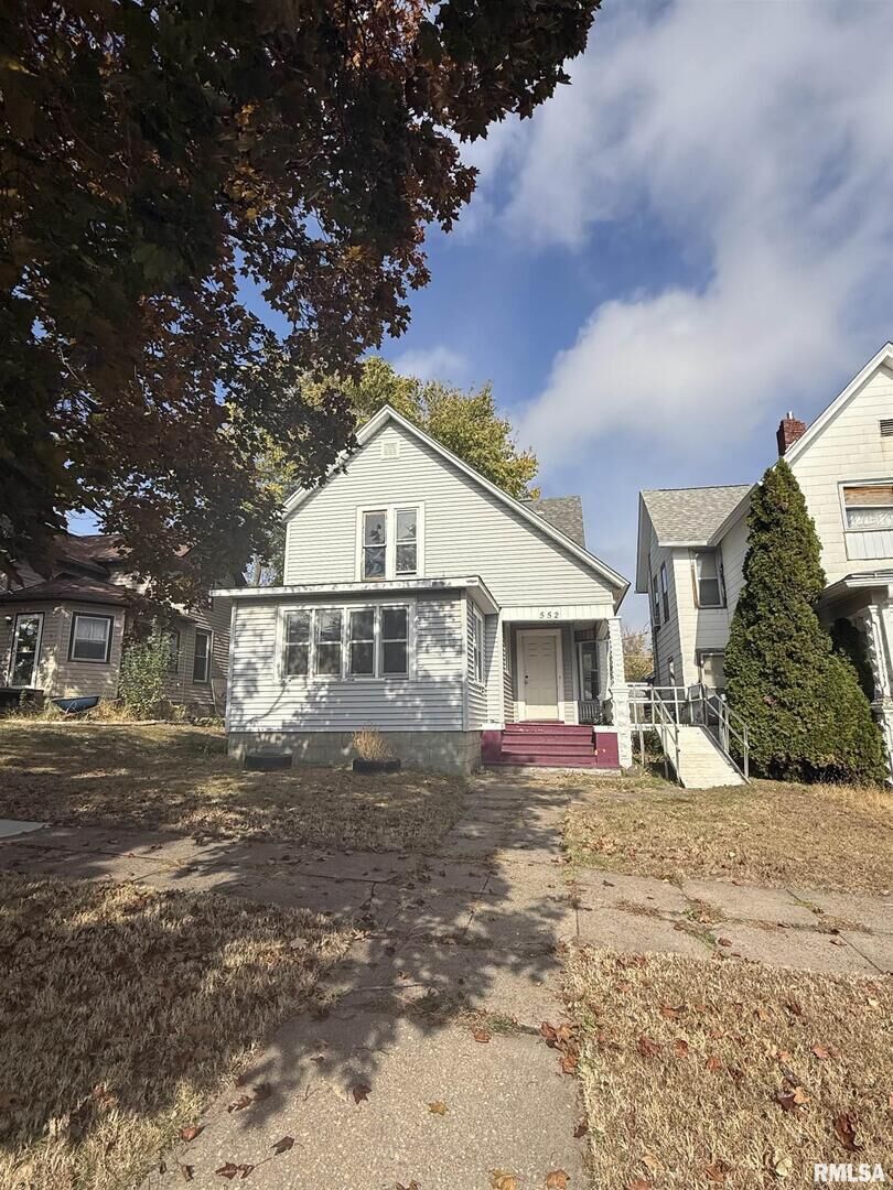 Property Photo:  552 11th Avenue S  IA 52732 