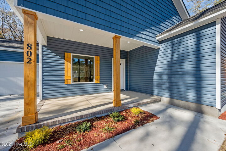 Property Photo: 802 Little Cardinal Court NC 28540