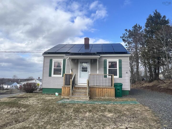 Property Photo: 41 Mechanic Street NS B0K 1H0