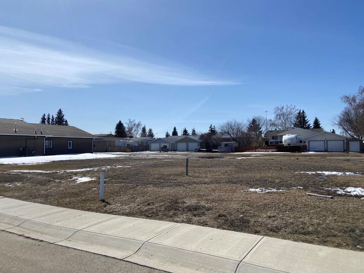 Property Photo: 101 Fielding Place AB T0J 1P0