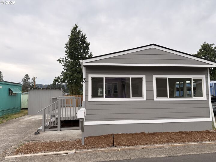 Property Photo: 4424 SE Roethe Rd 3 OR 97267