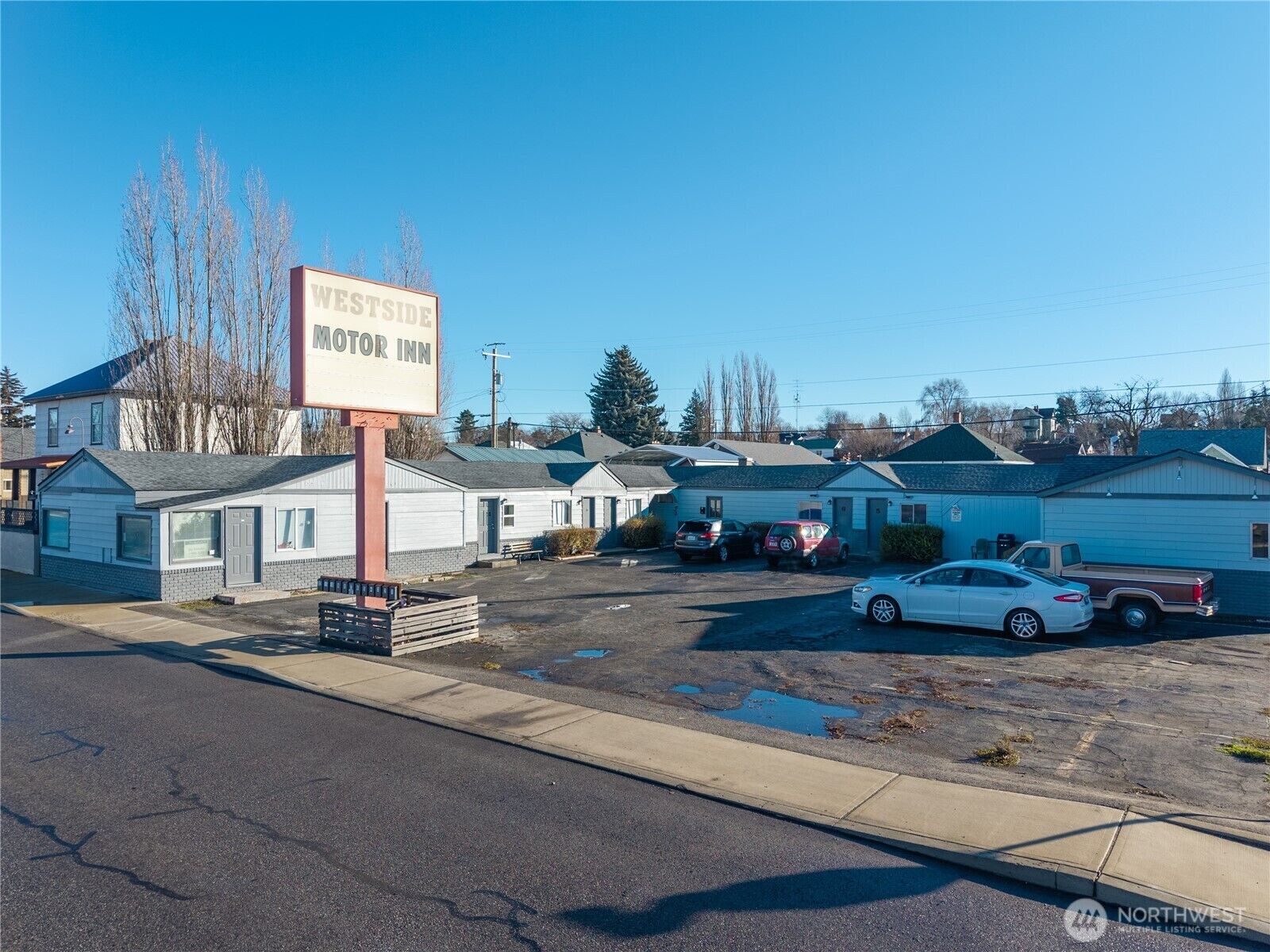 Property Photo:  407  1st Avenue  WA 99169 