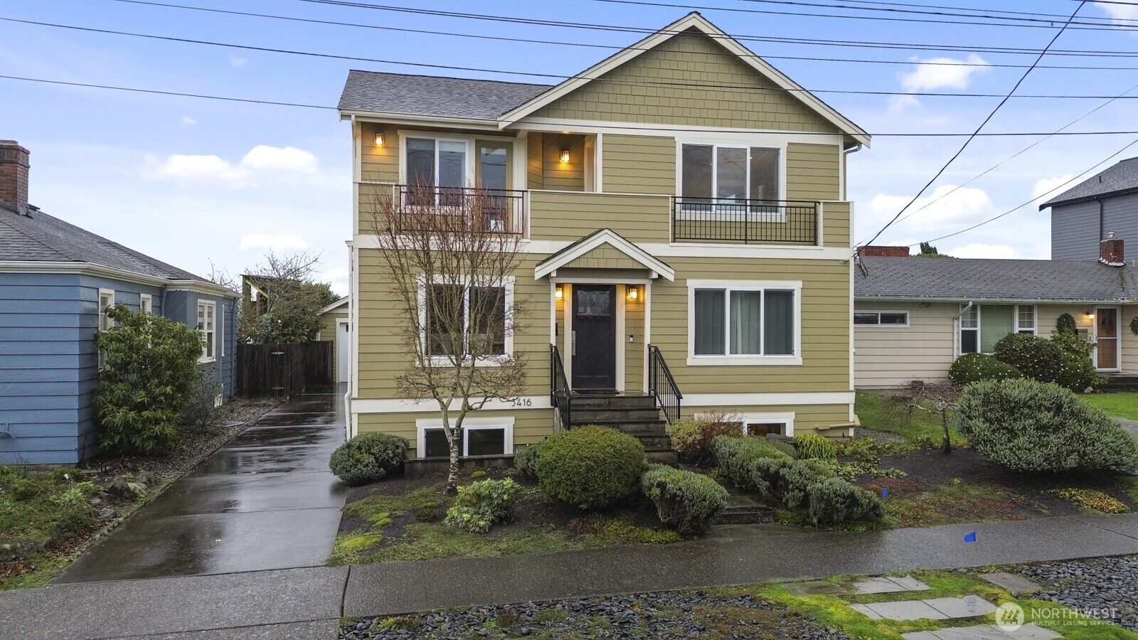 Property Photo:  3416  38th Avenue W  WA 98199 