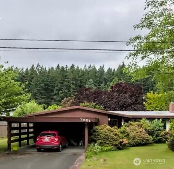 Property Photo:  2551  155th Avenue SE  WA 98007 