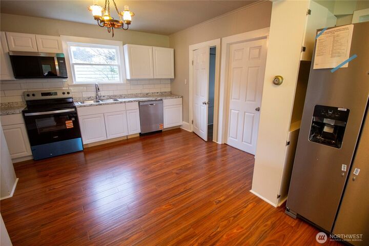 Property Photo: 412 5th Street WA 98550