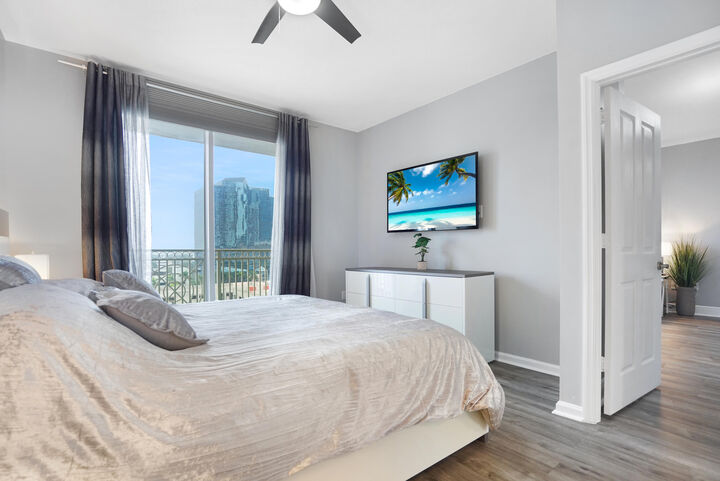 Property Photo:  511 SE 5th Avenue 908  FL 33301 