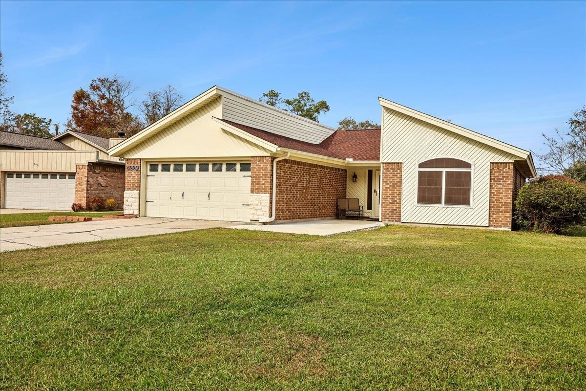Property Photo:  4220 Briarhill  TX 77632 