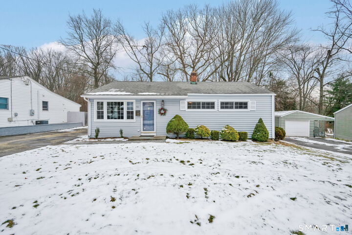 Property Photo:  42 Greenwood Street  CT 06118 