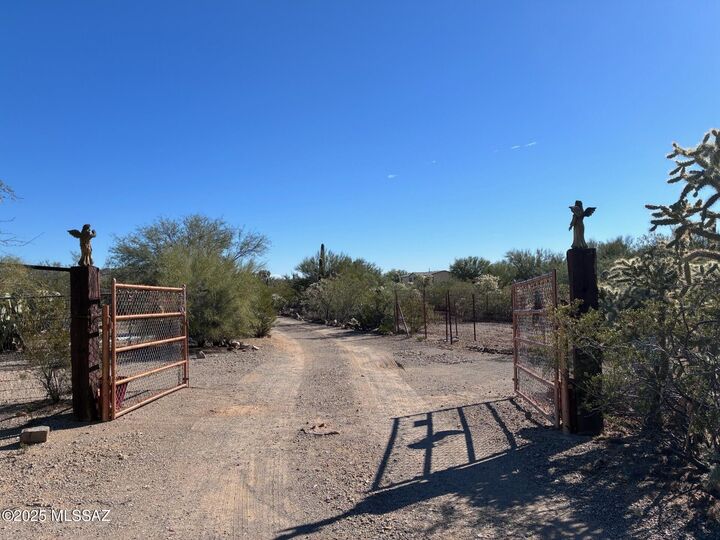 Property Photo:  2848 S Desert Rose Drive  AZ 85735 