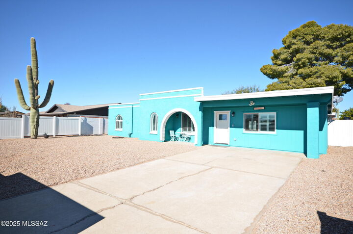 Property Photo:  4080 W Magee Road  AZ 85741 
